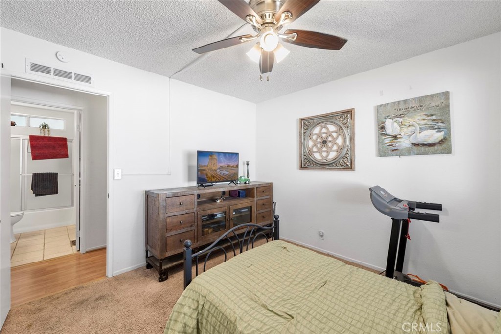 1525 W Oakland Avenue 52