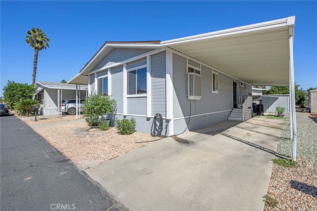 1525 W Oakland Avenue 52