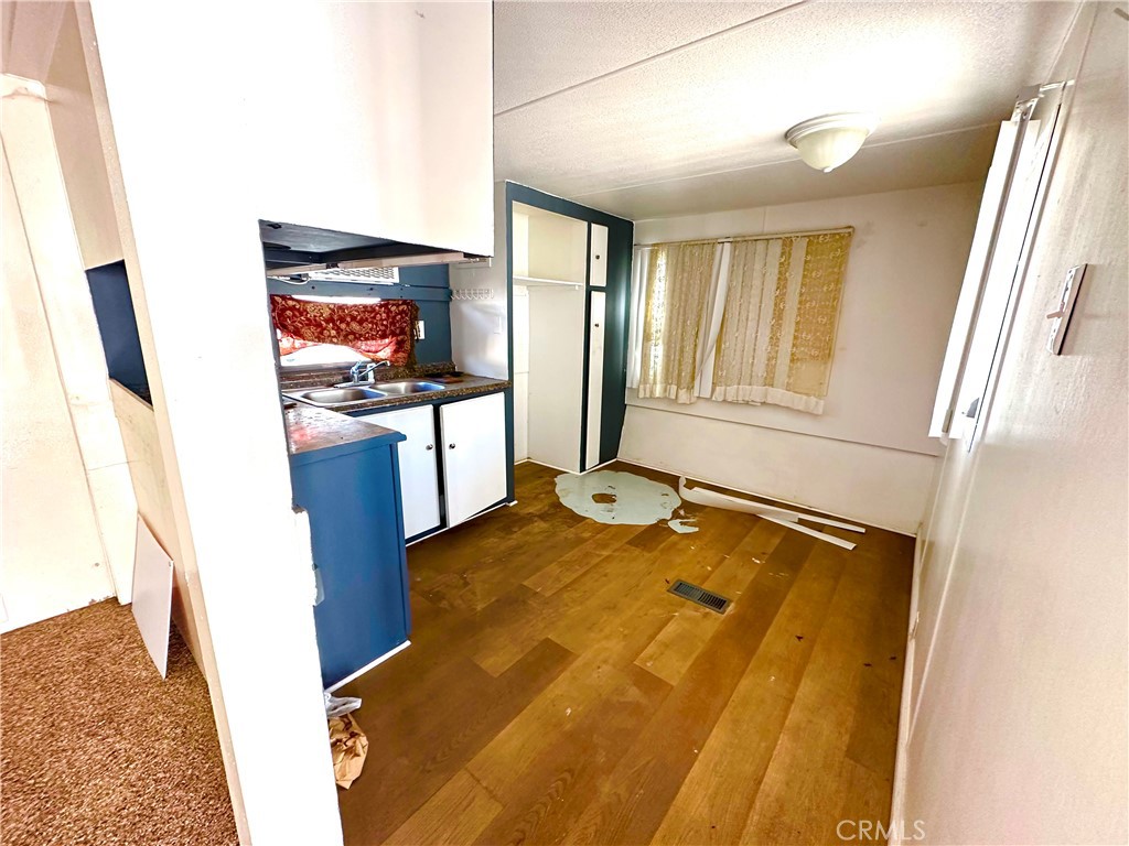 6426 Valley View St 9