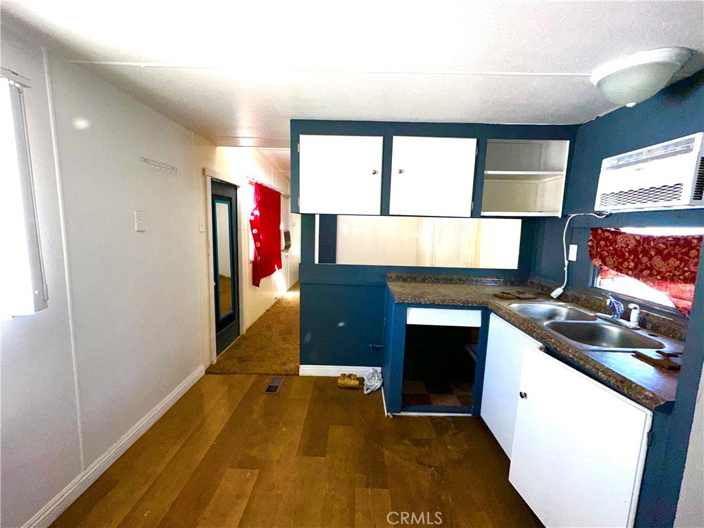 6426 Valley View St 9