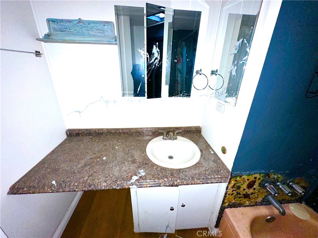 6426 Valley View St 9