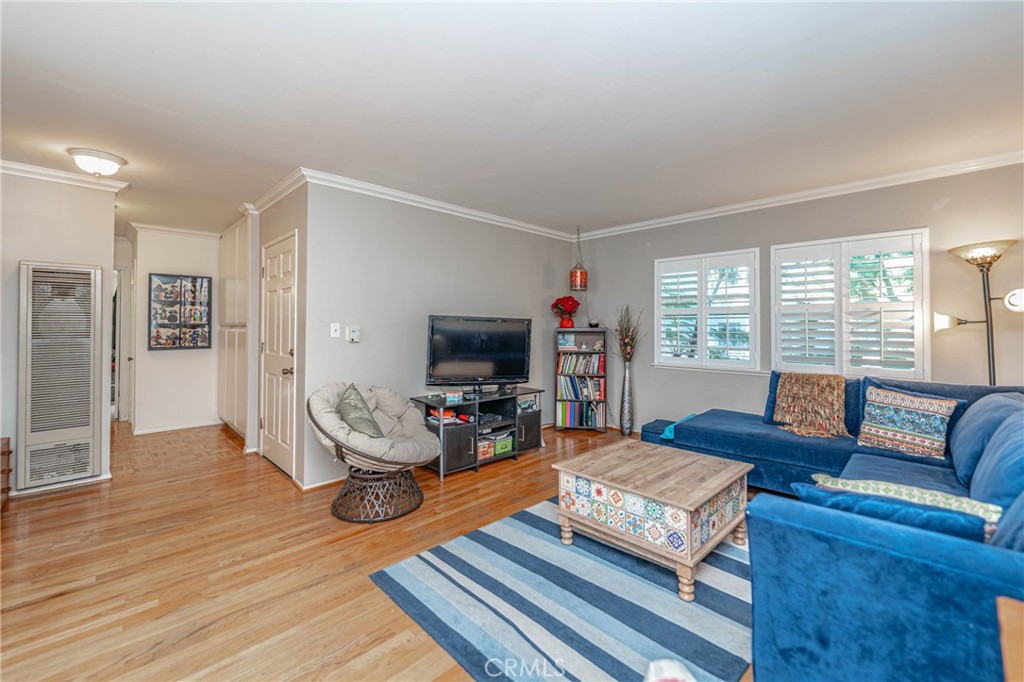 5880 Bowcroft Street 2