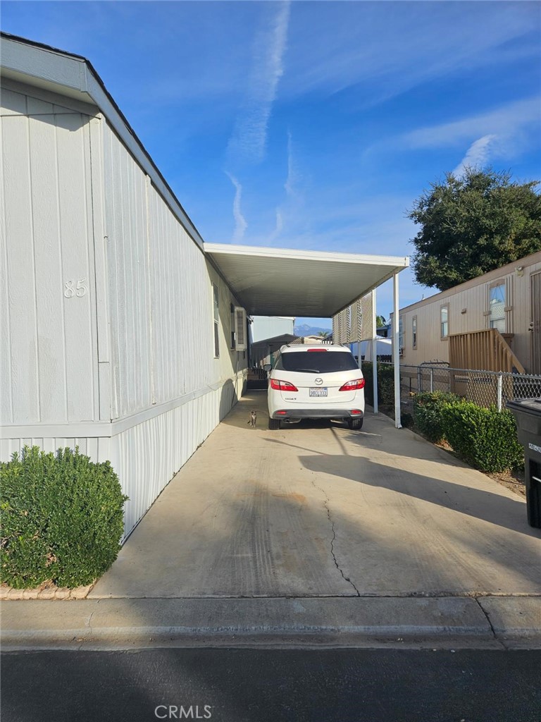 1150 N Kirby Street 85