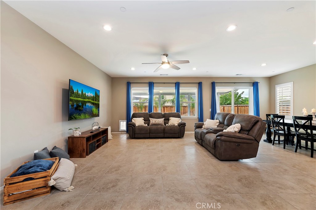 27807 Paddleboat Court