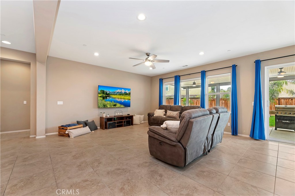 27807 Paddleboat Court