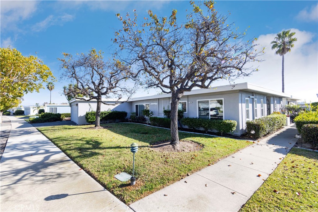 3747 Vista Campana S 36