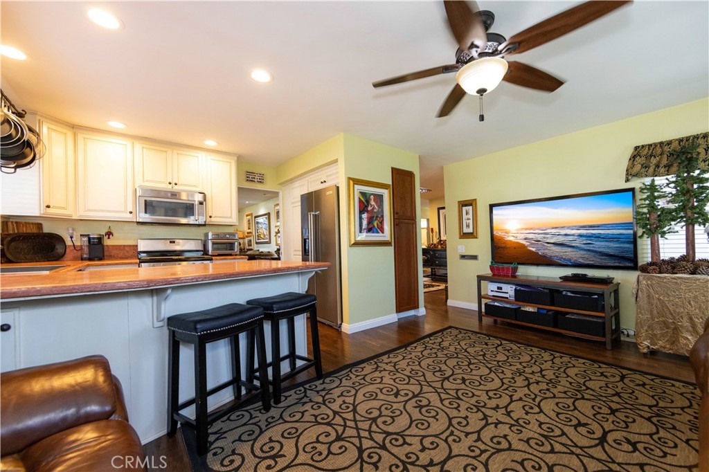 3747 Vista Campana S 36