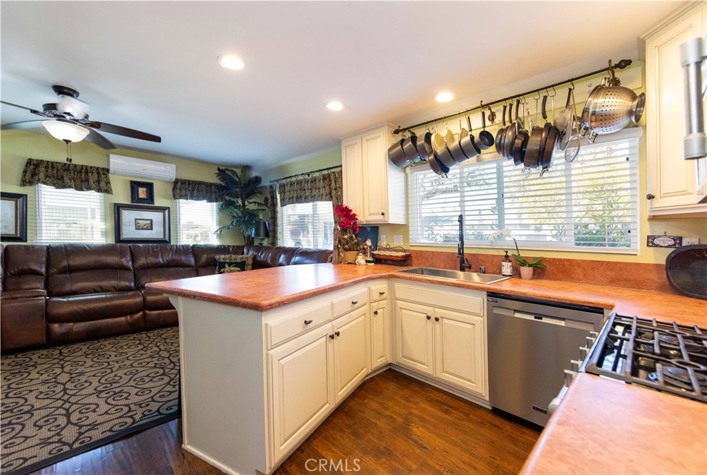 3747 Vista Campana S 36