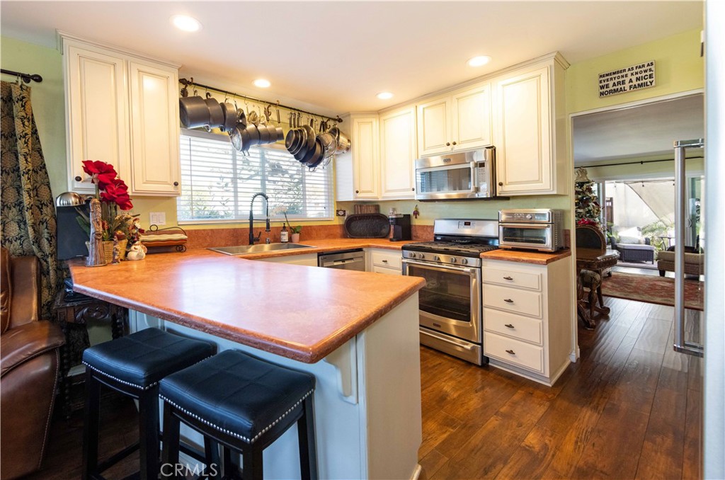 3747 Vista Campana S 36