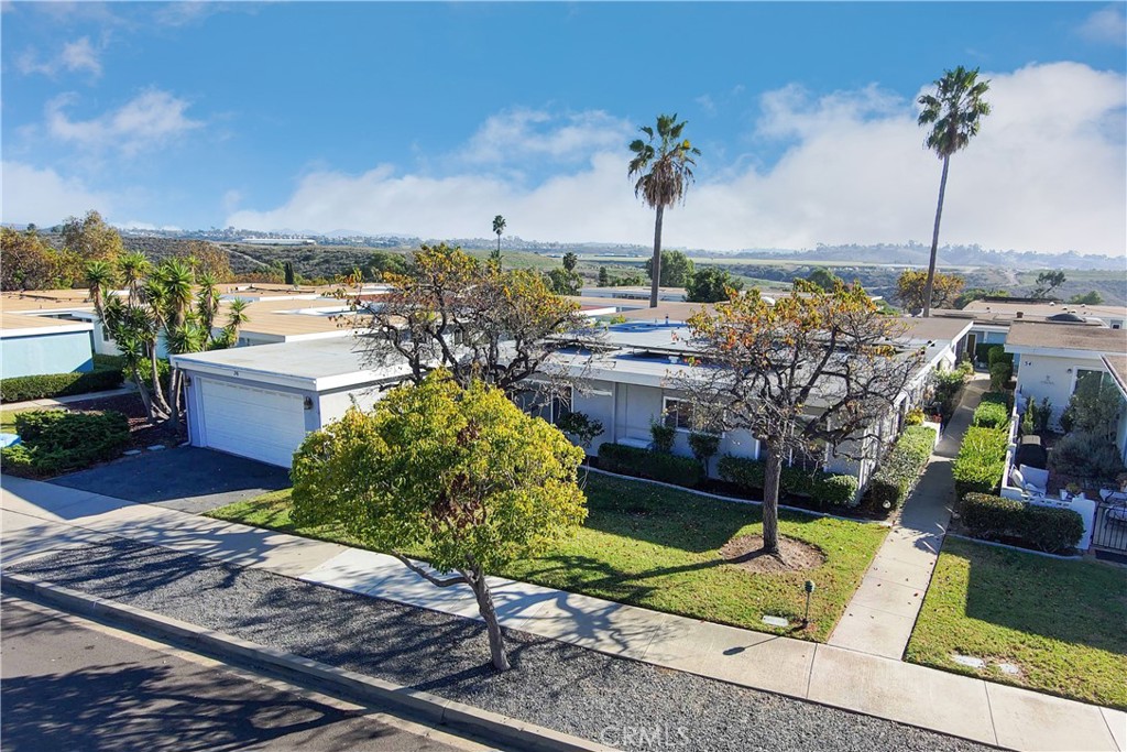 3747 Vista Campana S 36