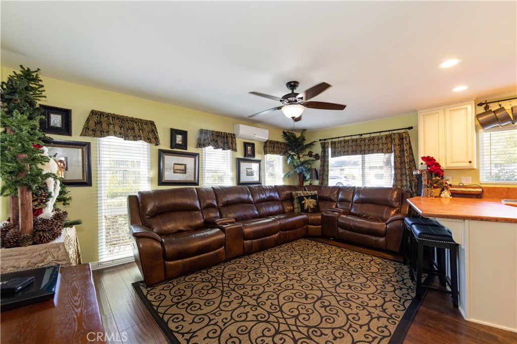 3747 Vista Campana S 36