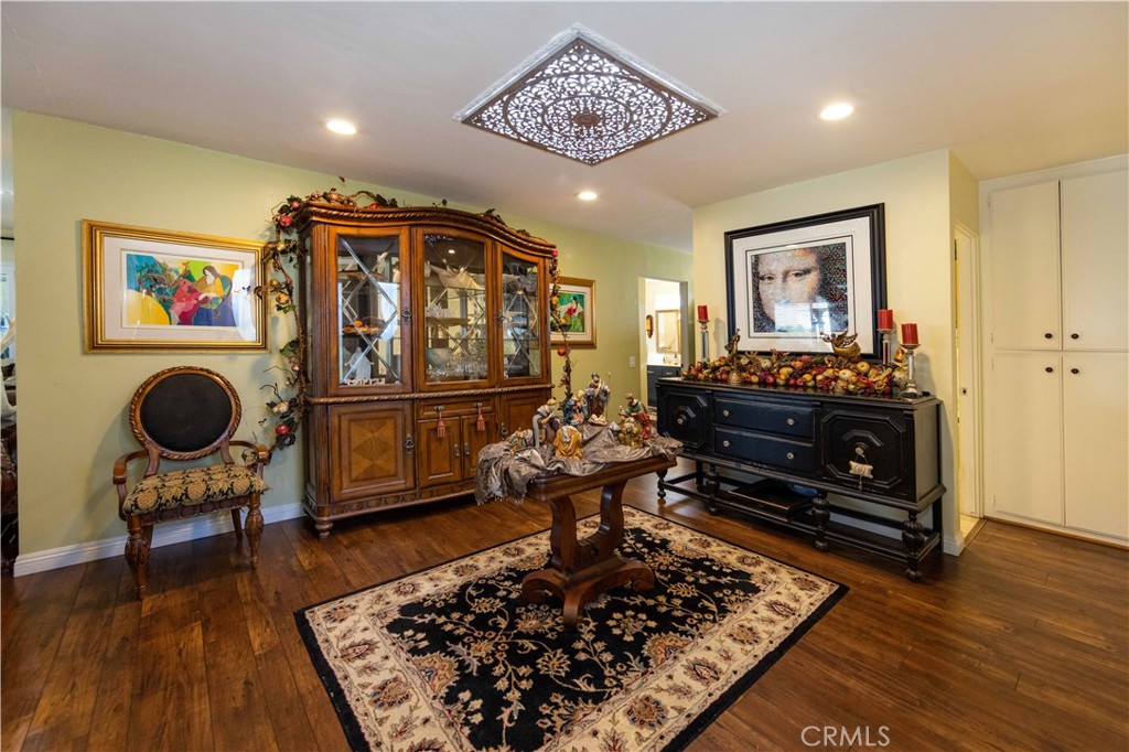 3747 Vista Campana S 36