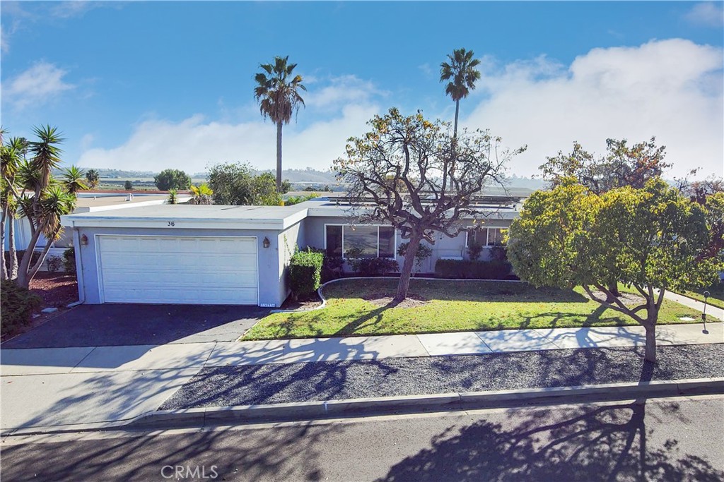 3747 Vista Campana S 36