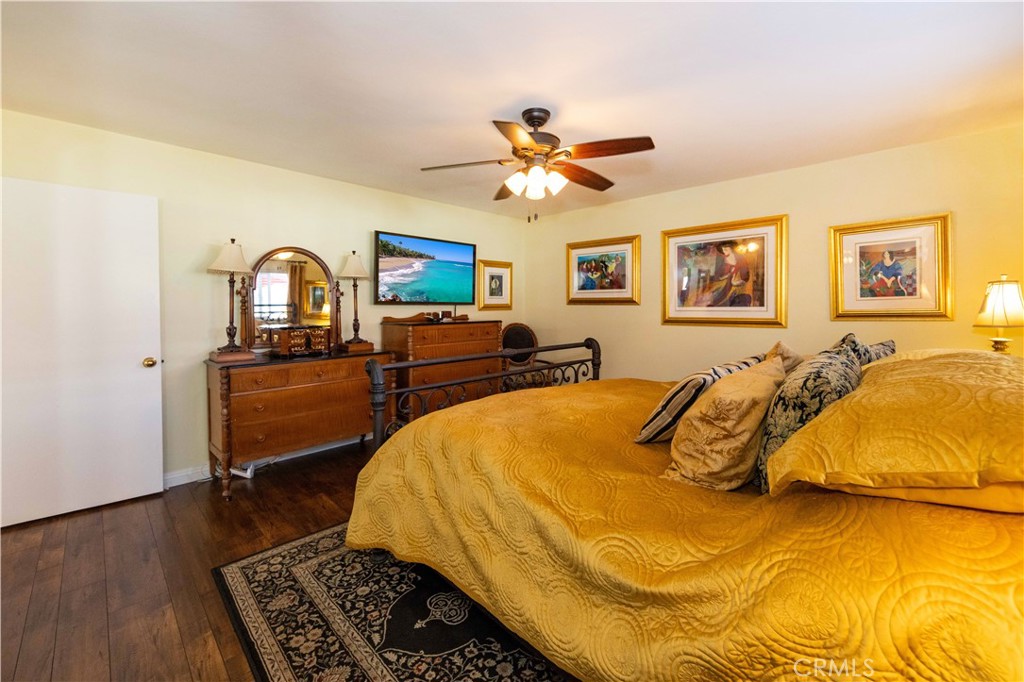 3747 Vista Campana S 36