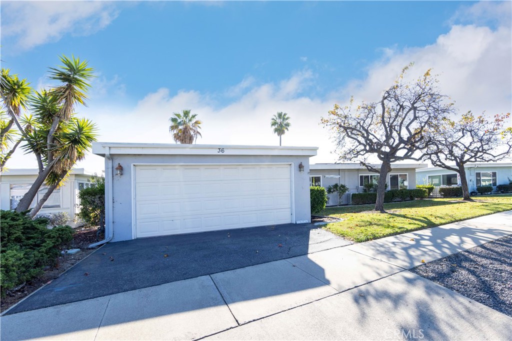 3747 Vista Campana S 36