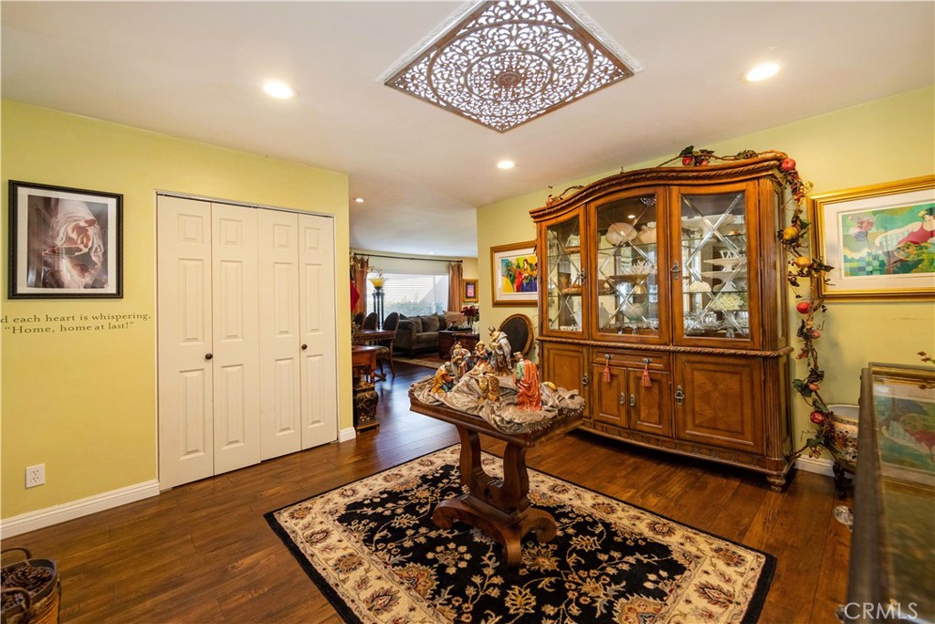 3747 Vista Campana S 36