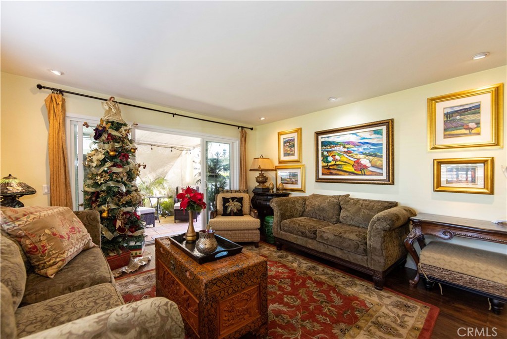 3747 Vista Campana S 36