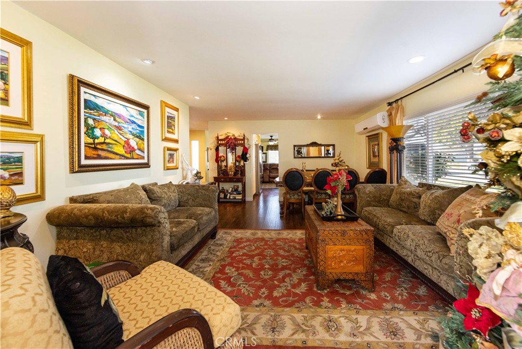 3747 Vista Campana S 36