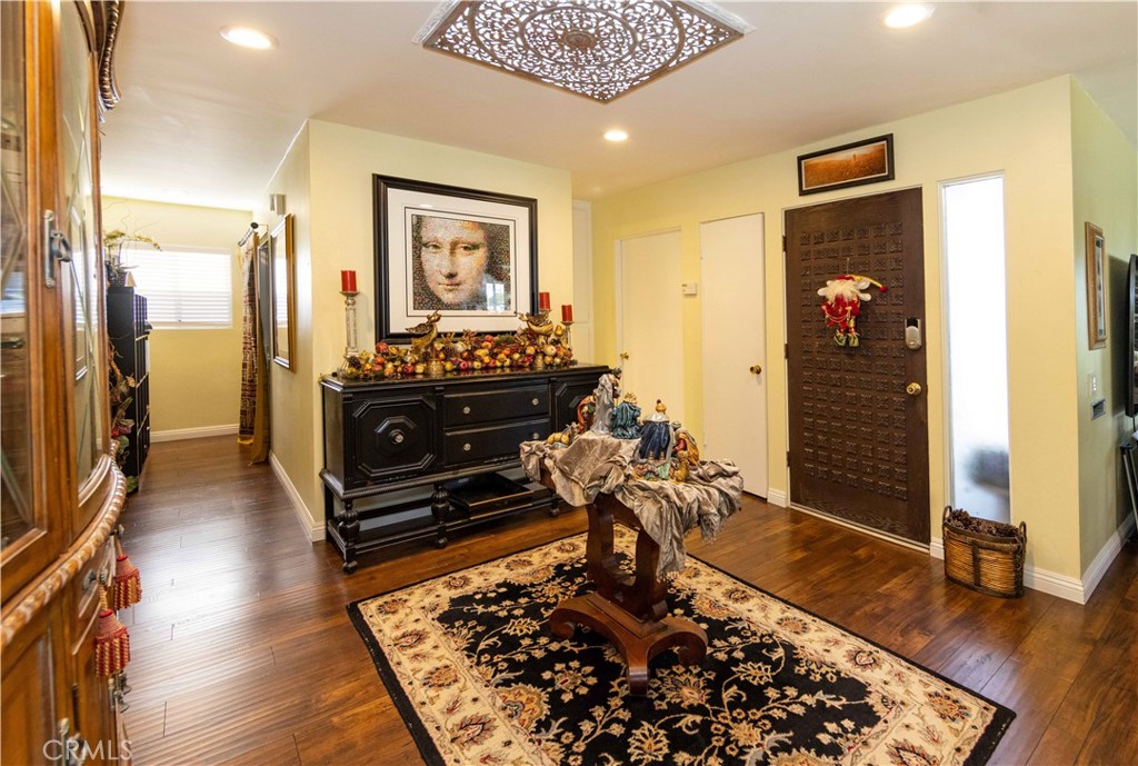 3747 Vista Campana S 36