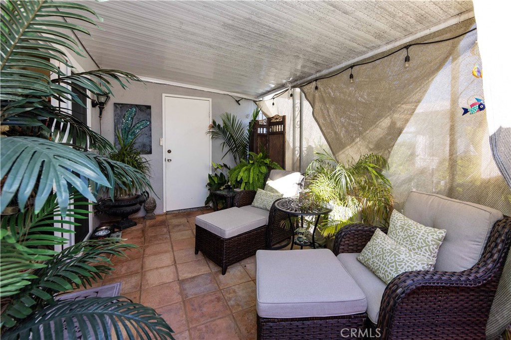 3747 Vista Campana S 36