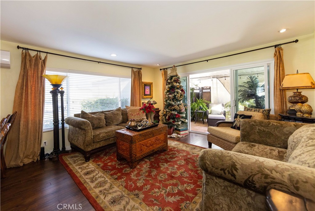 3747 Vista Campana S 36