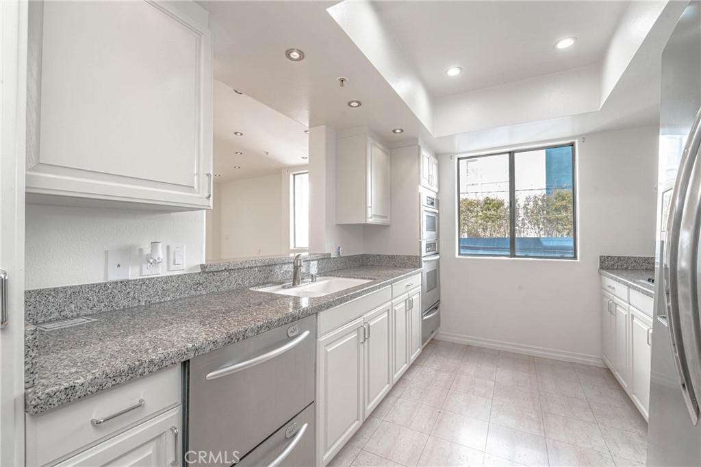 8559 Alcott Street 305