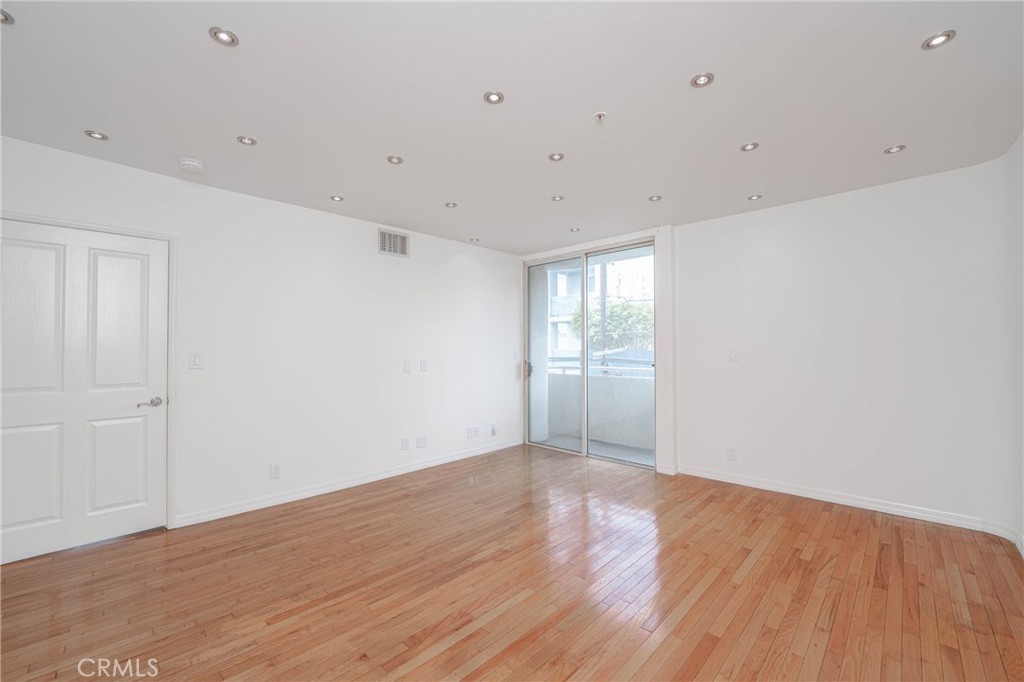 8559 Alcott Street 305