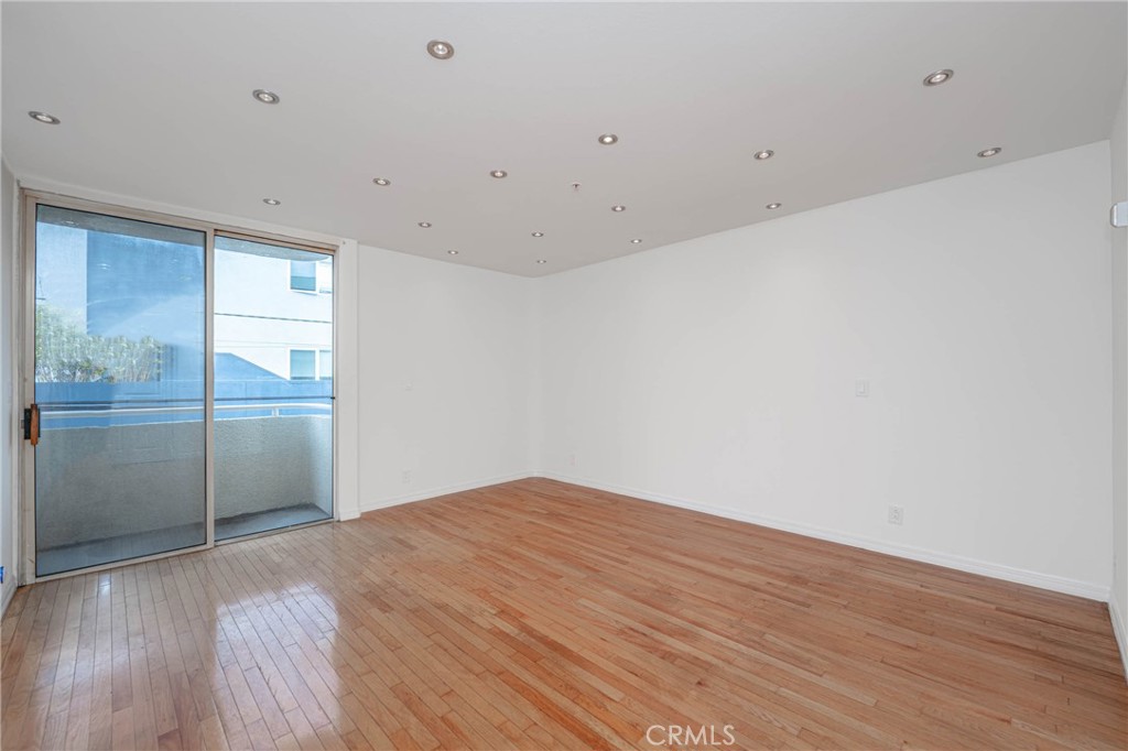 8559 Alcott Street 305