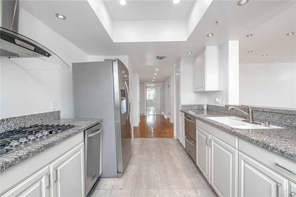 8559 Alcott Street 305