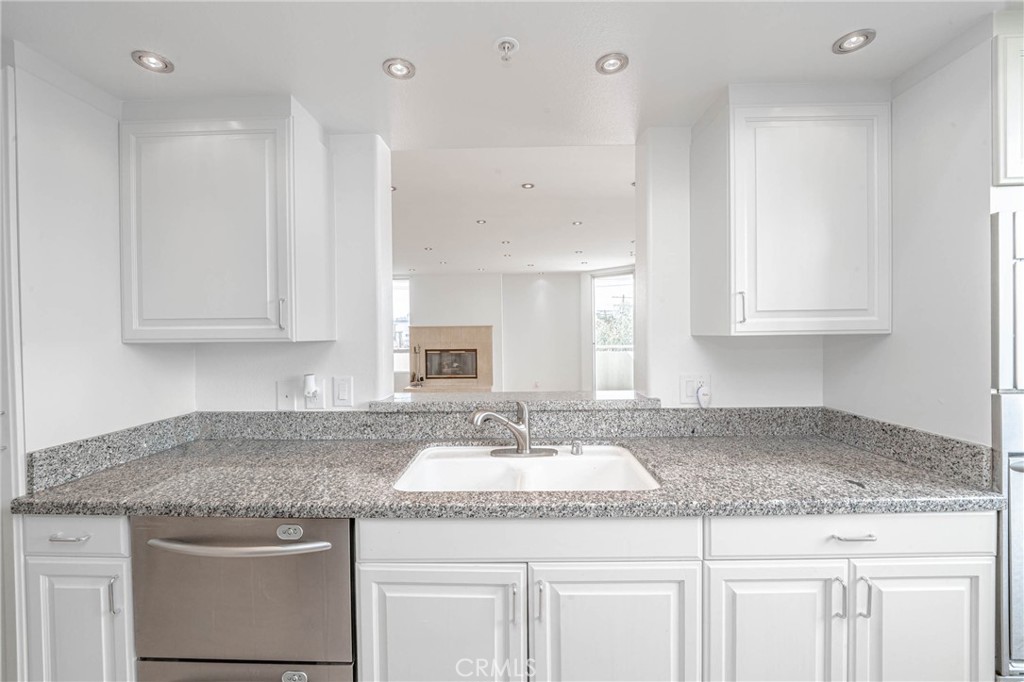 8559 Alcott Street 305