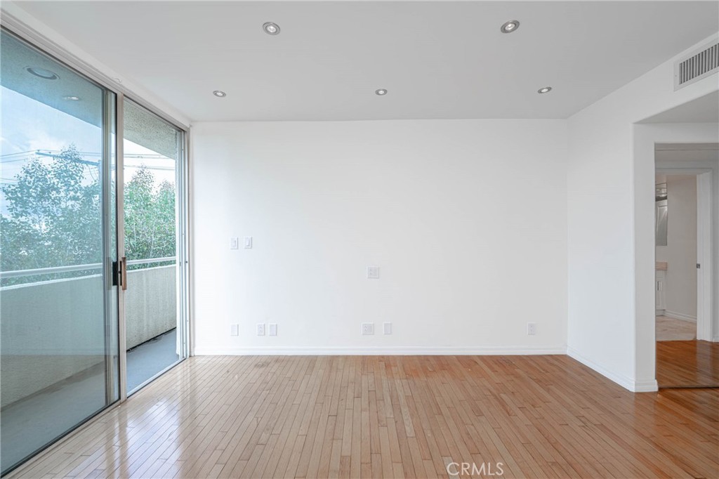 8559 Alcott Street 305