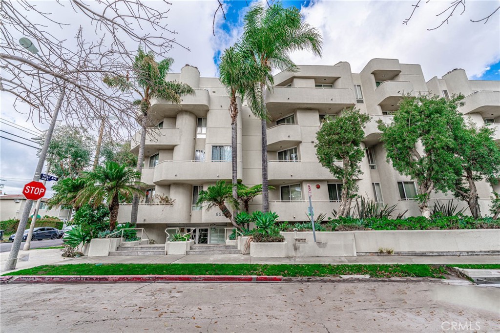 8559 Alcott Street 305