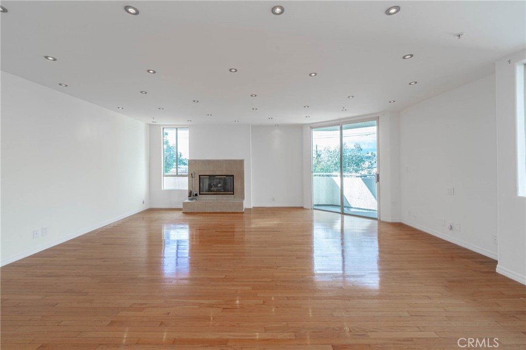 8559 Alcott Street 305