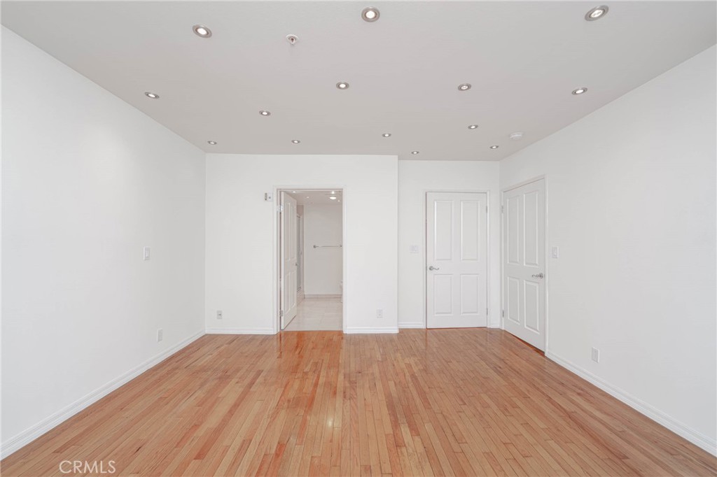 8559 Alcott Street 305