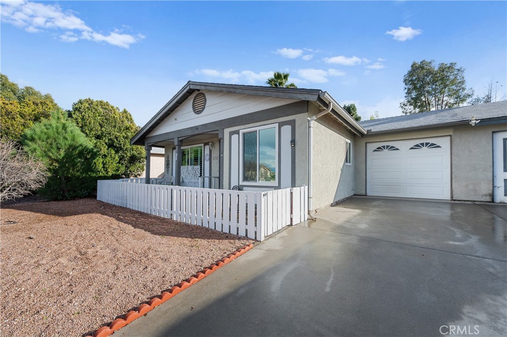 27251 El Puente Street