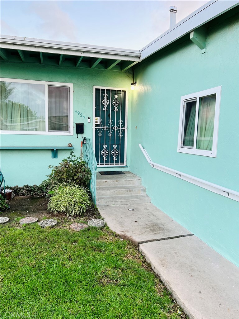 4927 Lakiba Palmer Avenue