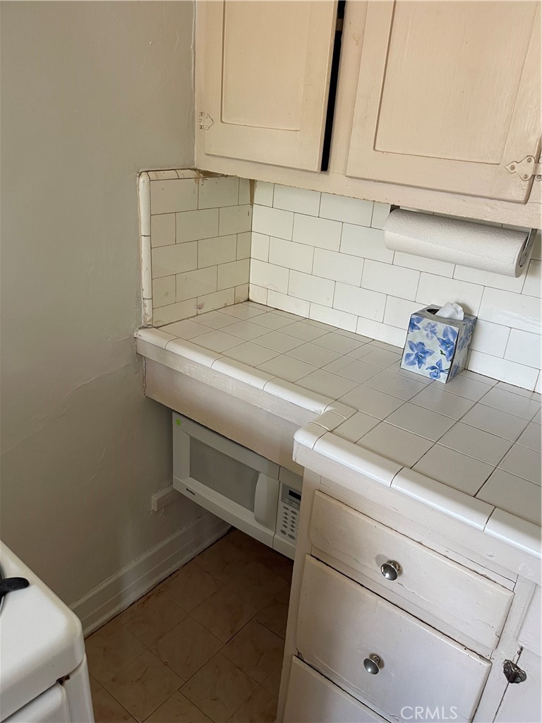 2121 James M Wood Boulevard 117