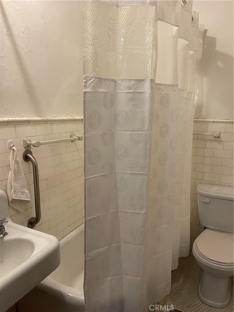 2121 James M Wood Boulevard 117