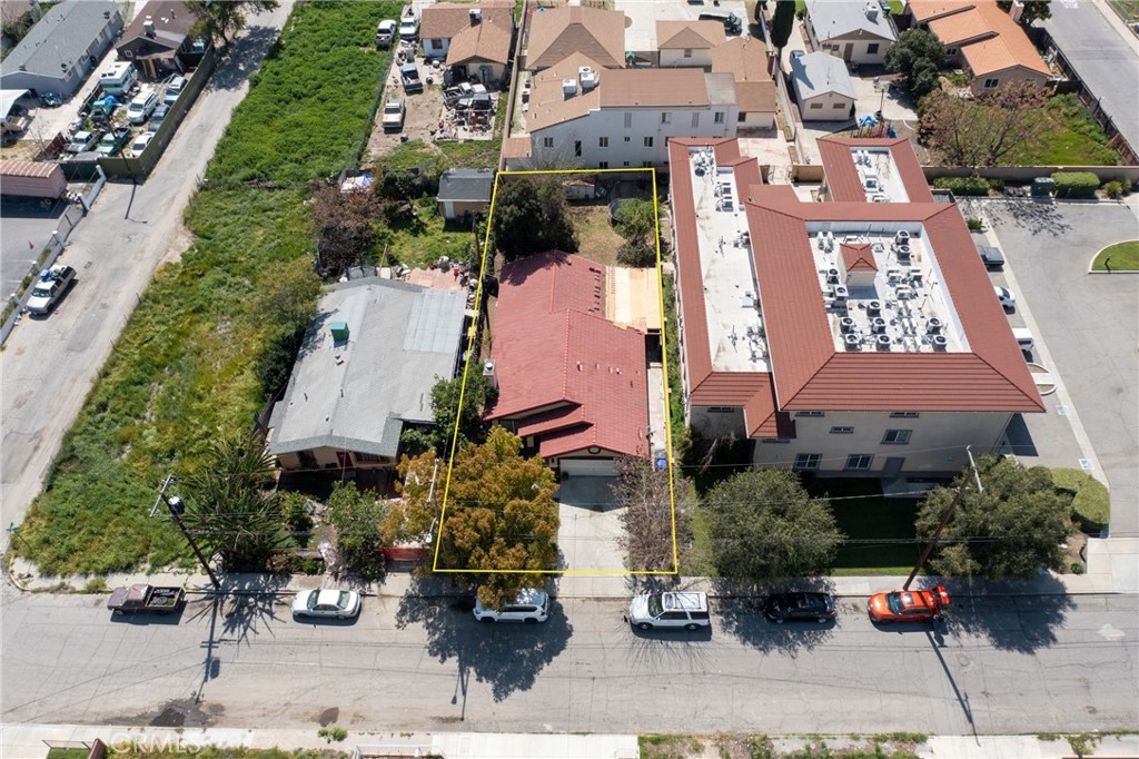 1475 W Victoria Street