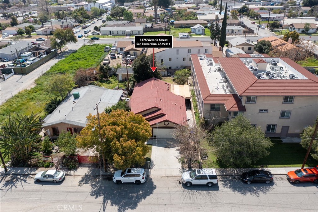 1475 W Victoria Street