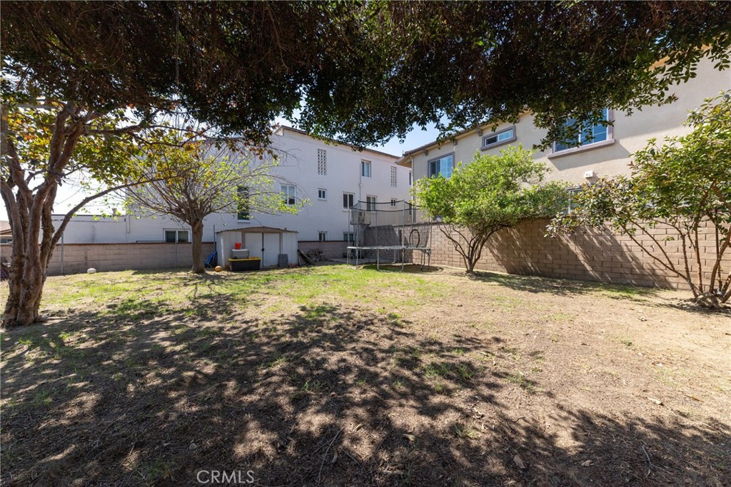 1475 W Victoria Street