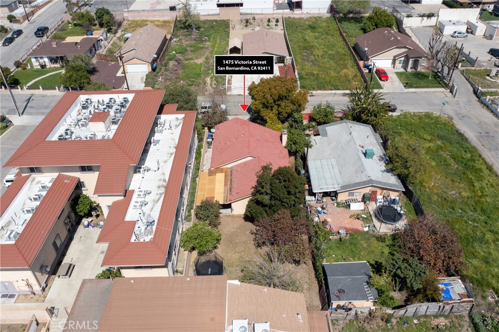 1475 W Victoria Street