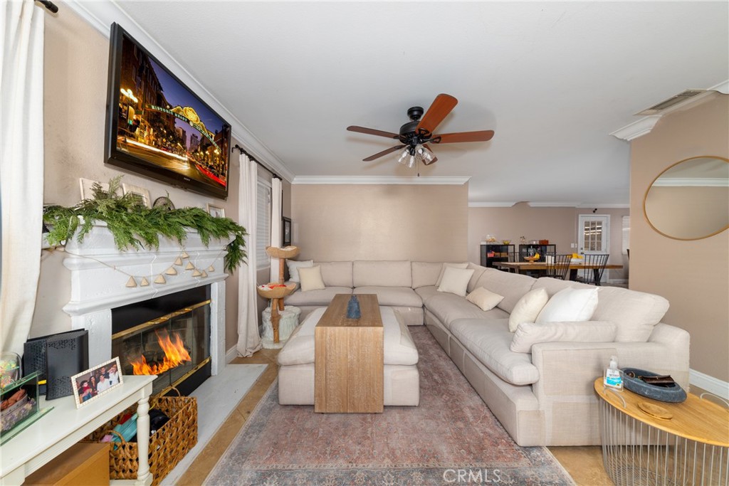 1475 W Victoria Street