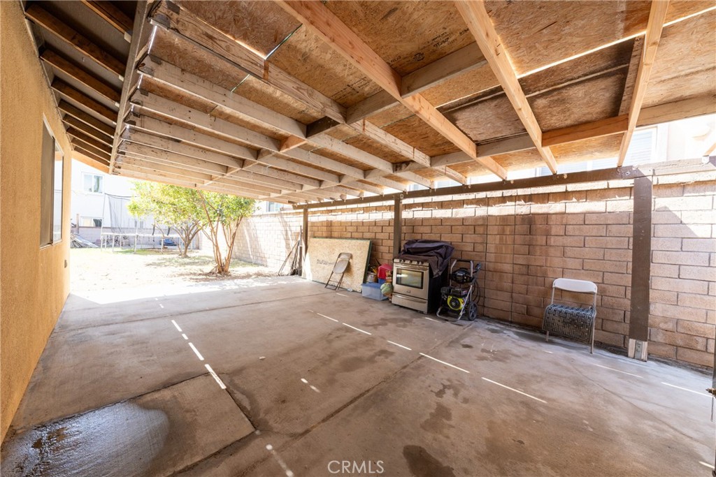 1475 W Victoria Street