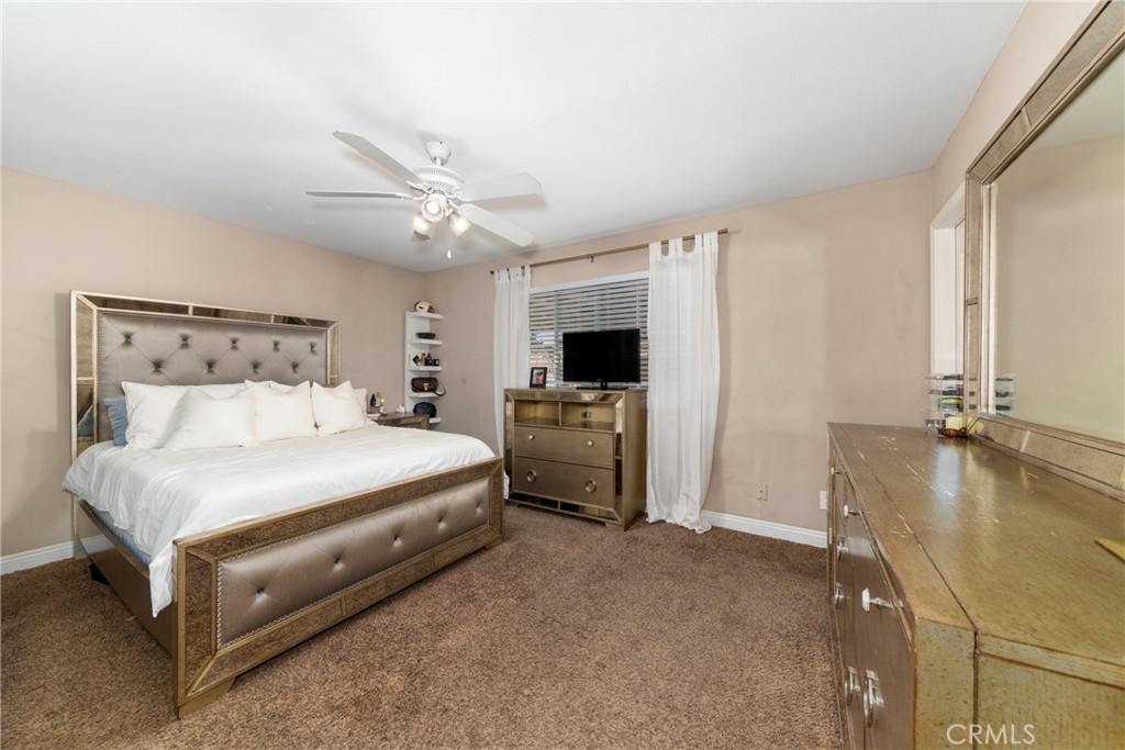 1475 W Victoria Street