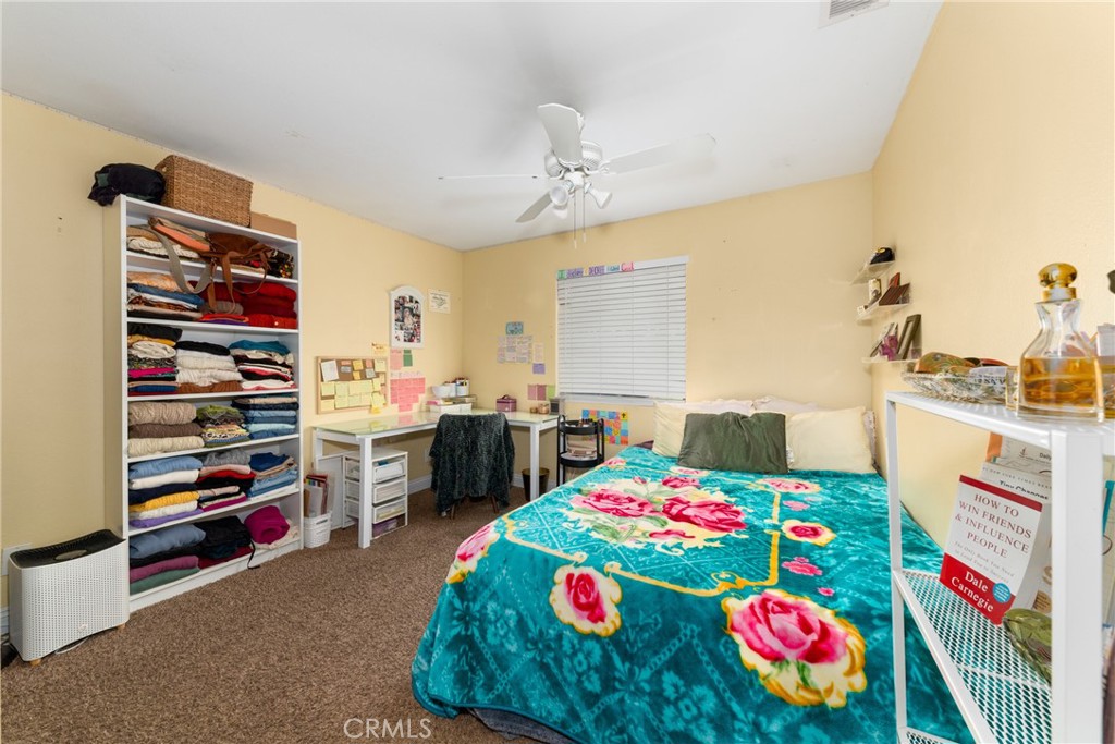 1475 W Victoria Street