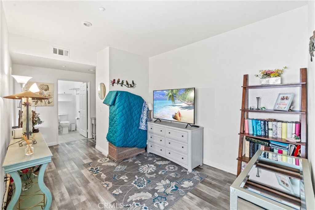 41410 Juniper Street 2211