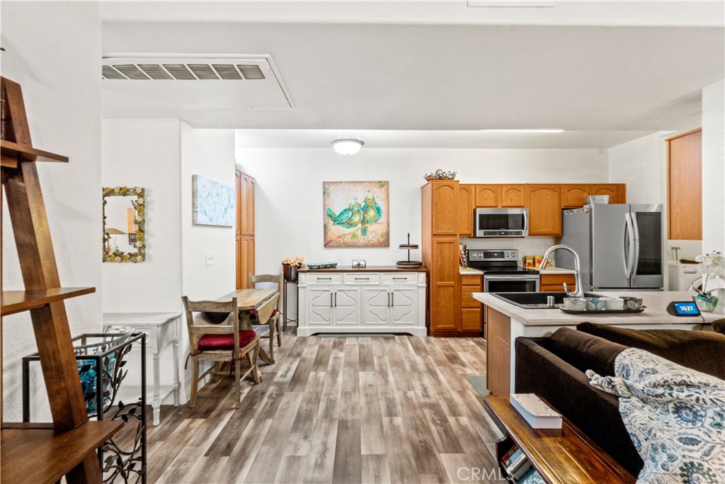 41410 Juniper Street 2211