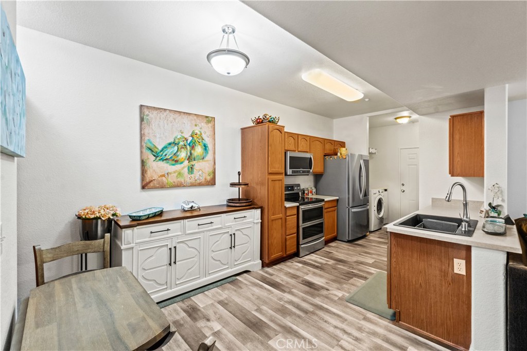 41410 Juniper Street 2211