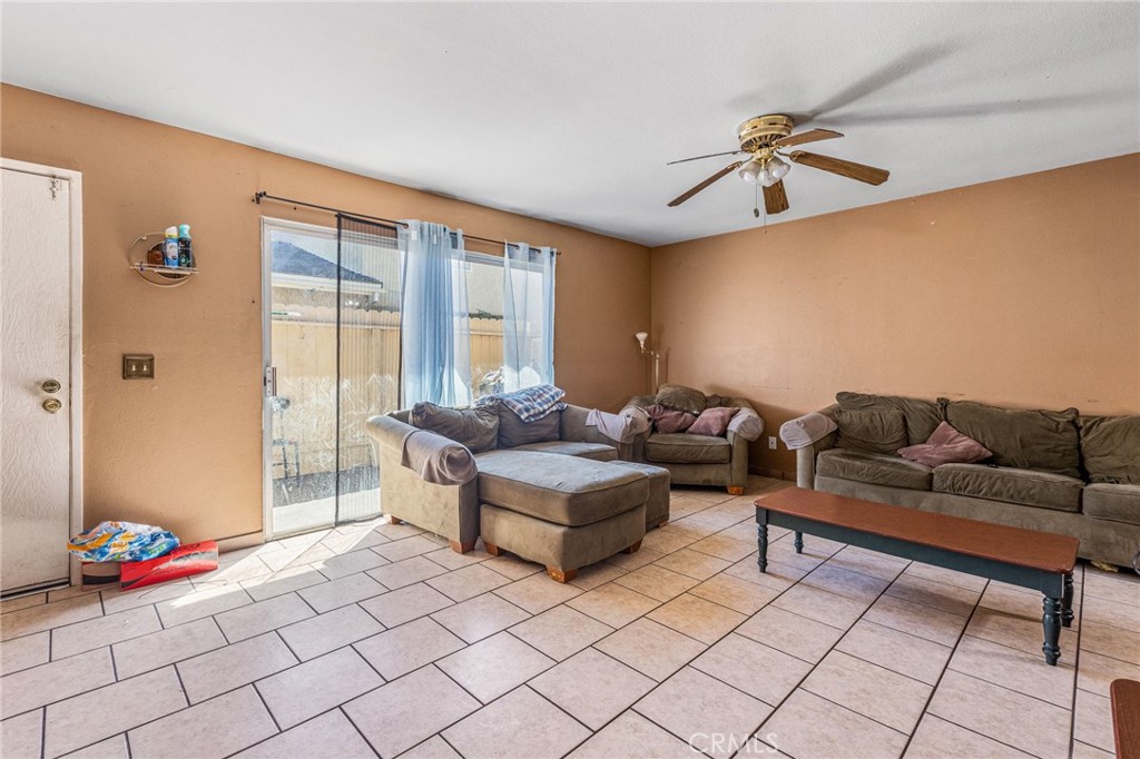 240 W Hemlock Street